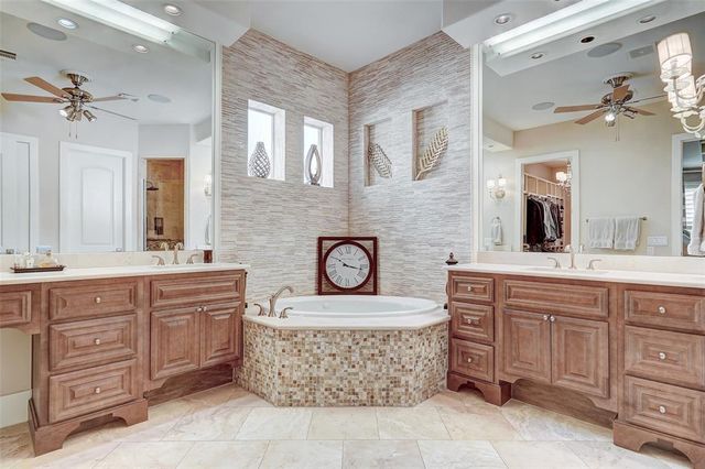 4501 WESTLAKE DR 23, Austin, TX 78746