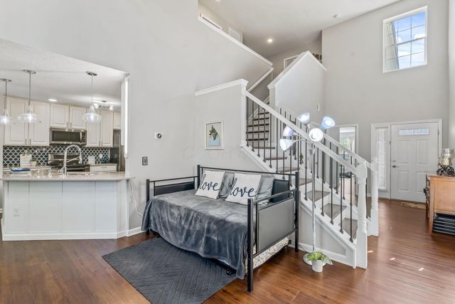 80 Lakes At Cheshire Drive, Delaware, OH 43015