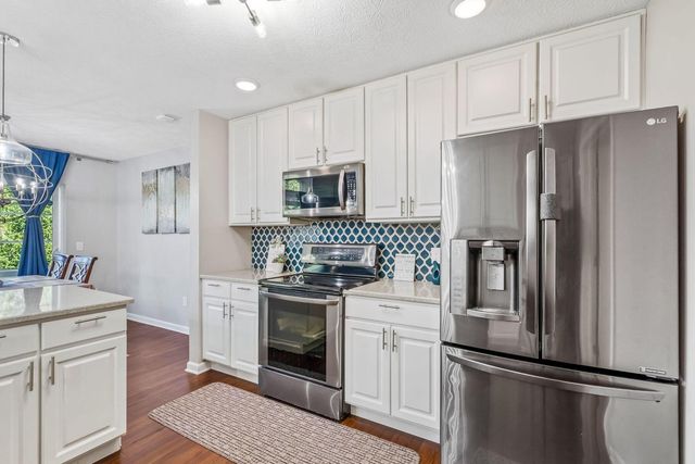 80 Lakes At Cheshire Drive, Delaware, OH 43015