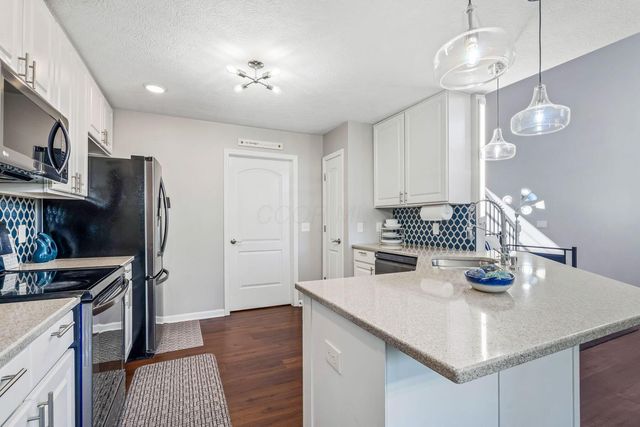 80 Lakes At Cheshire Drive, Delaware, OH 43015