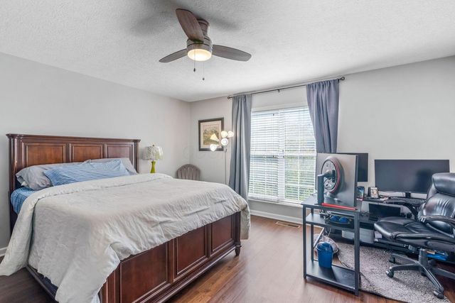 80 Lakes At Cheshire Drive, Delaware, OH 43015