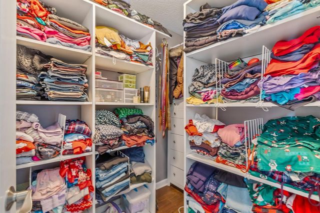 80 Lakes At Cheshire Drive, Delaware, OH 43015