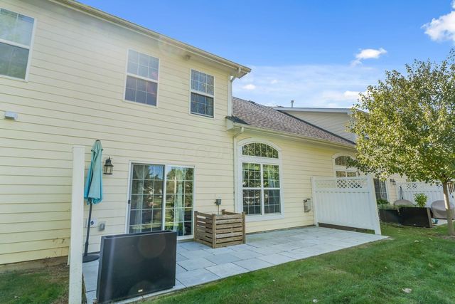 80 Lakes At Cheshire Drive, Delaware, OH 43015