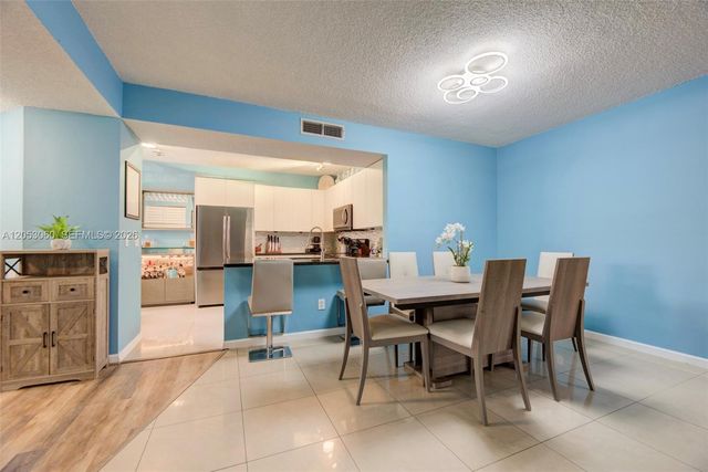 11856 NW 11th Street 11856, Pembroke Pines, FL 33026
