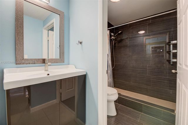 11856 NW 11th Street 11856, Pembroke Pines, FL 33026