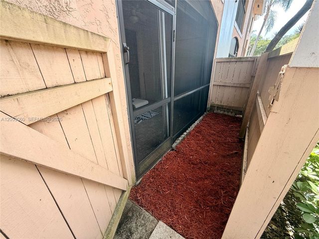 11856 NW 11th Street 11856, Pembroke Pines, FL 33026