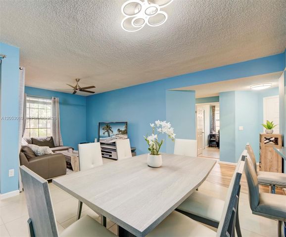 11856 NW 11th Street 11856, Pembroke Pines, FL 33026