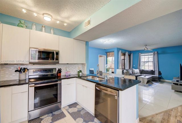 11856 NW 11th Street 11856, Pembroke Pines, FL 33026