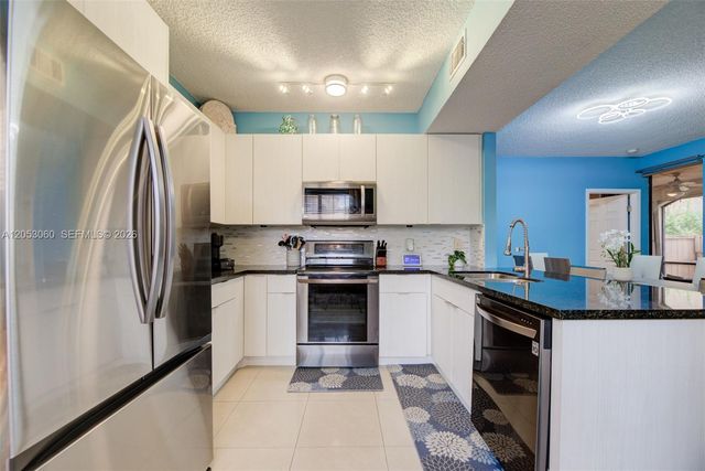 11856 NW 11th Street 11856, Pembroke Pines, FL 33026