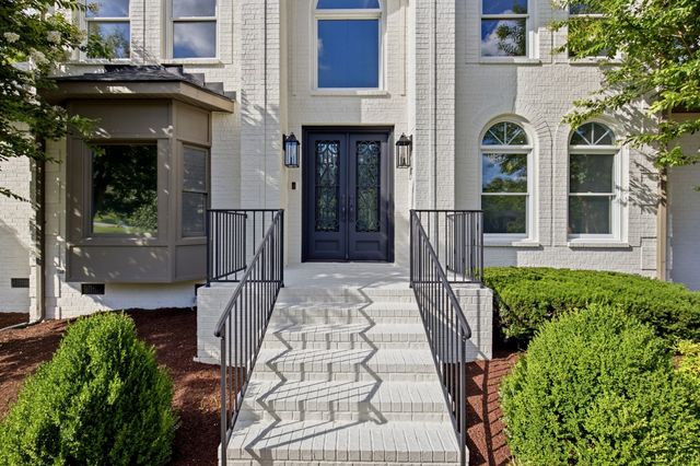 9316 Chesapeake Dr, Brentwood, TN 37027