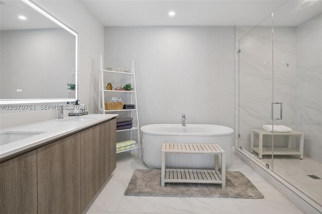 17550 Collins Ave 701, Sunny Isles Beach, FL 33160