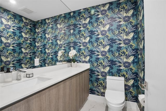 17550 Collins Ave 701, Sunny Isles Beach, FL 33160