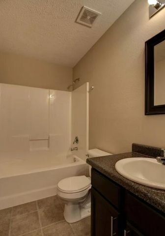 1050 S Strasbourg Avenue, Springfield, MO 65802