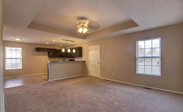 1050 S Strasbourg Avenue, Springfield, MO 65802