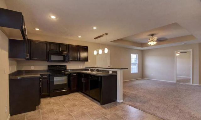 1050 S Strasbourg Avenue, Springfield, MO 65802