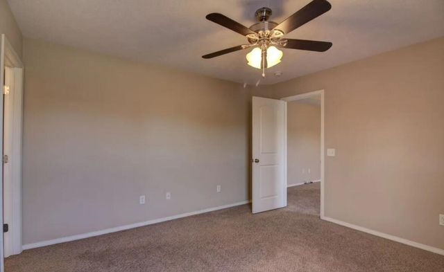 1050 S Strasbourg Avenue, Springfield, MO 65802