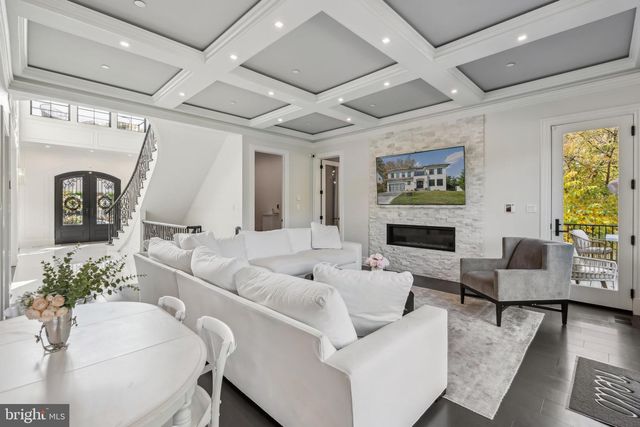 6025 AVON DR, Bethesda, MD 20814