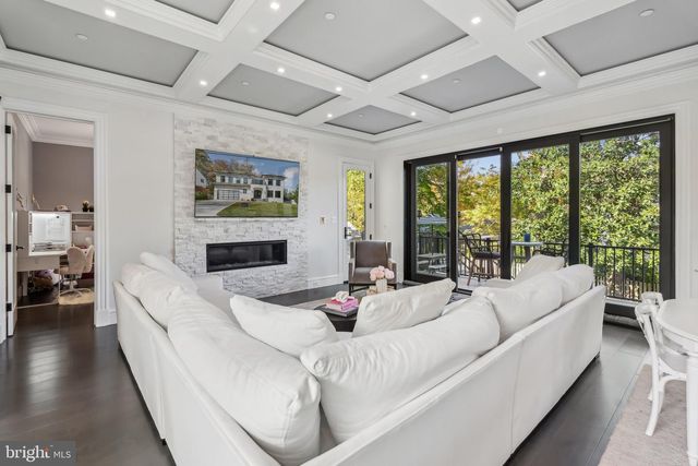 6025 AVON DR, Bethesda, MD 20814