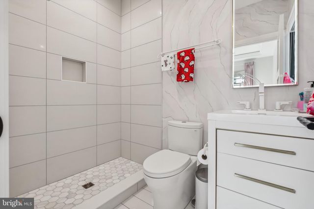 6025 AVON DR, Bethesda, MD 20814