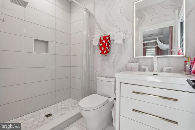 6025 AVON DR, Bethesda, MD 20814