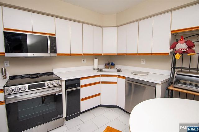 507 Windsor Drive 107, Palisades Park, NJ 07650