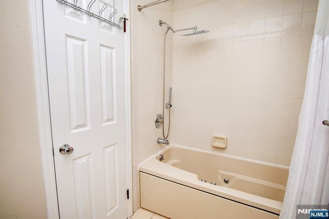 507 Windsor Drive 107, Palisades Park, NJ 07650