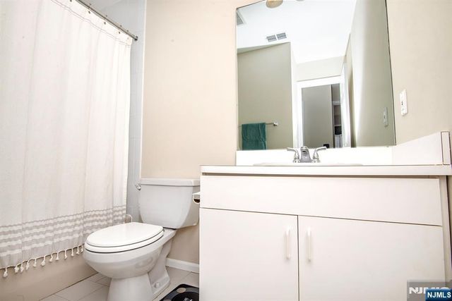 507 Windsor Drive 107, Palisades Park, NJ 07650