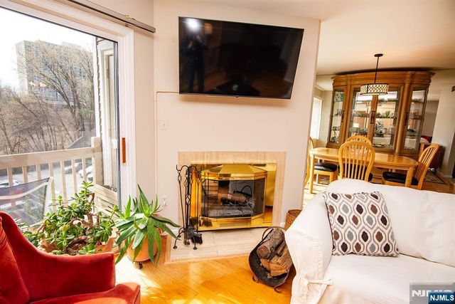 507 Windsor Drive 107, Palisades Park, NJ 07650