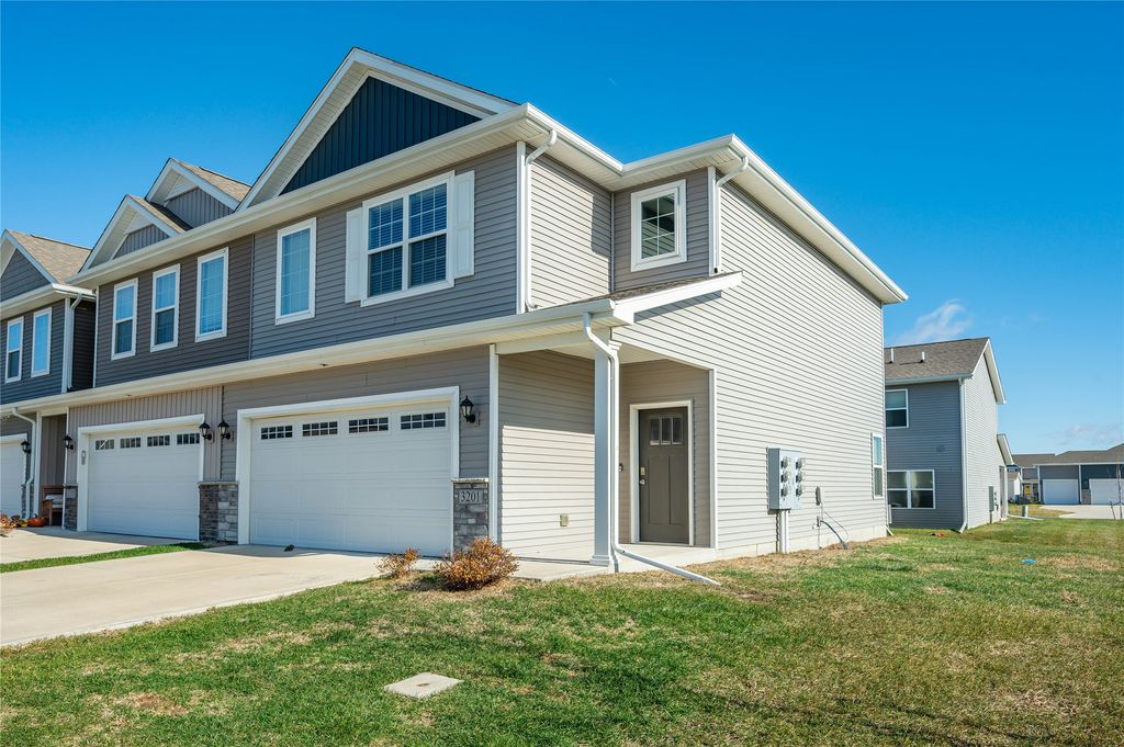 3201 NW Linwood Lane, Ankeny, IA 50023
