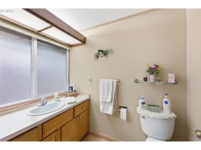 5517 Nw Burning Tree Ct, Portland, OR 97229