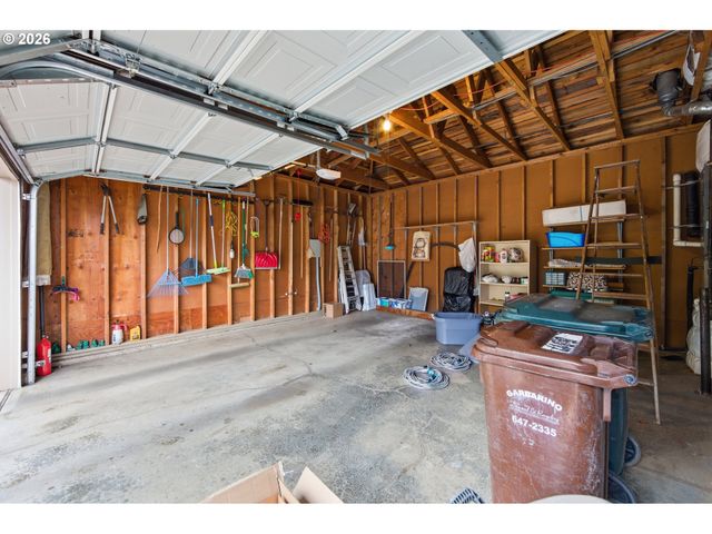 5517 Nw Burning Tree Ct, Portland, OR 97229
