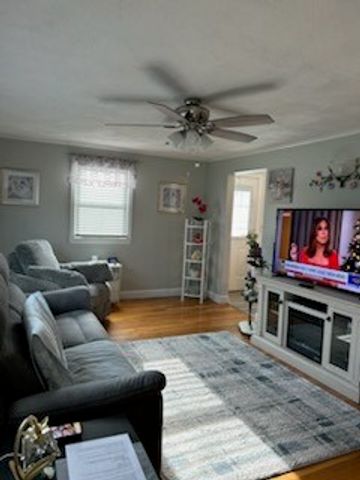 859 Pontiac Avenue, Cranston, RI 02910