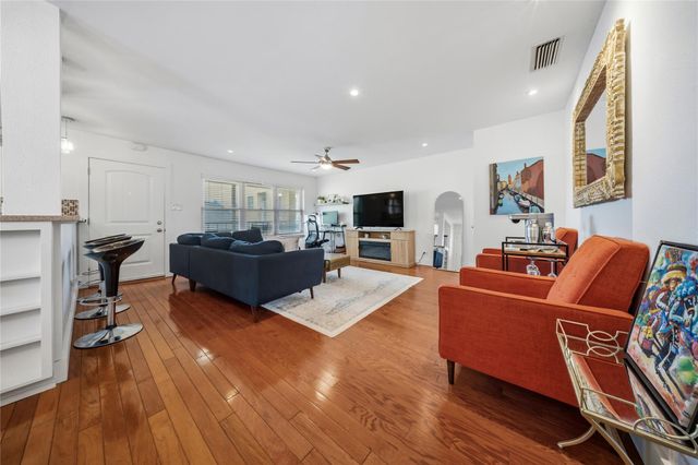 2301 Lawnmont Ave 8, Austin, TX 78756