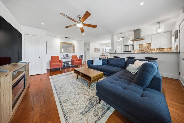 2301 Lawnmont Ave 8, Austin, TX 78756