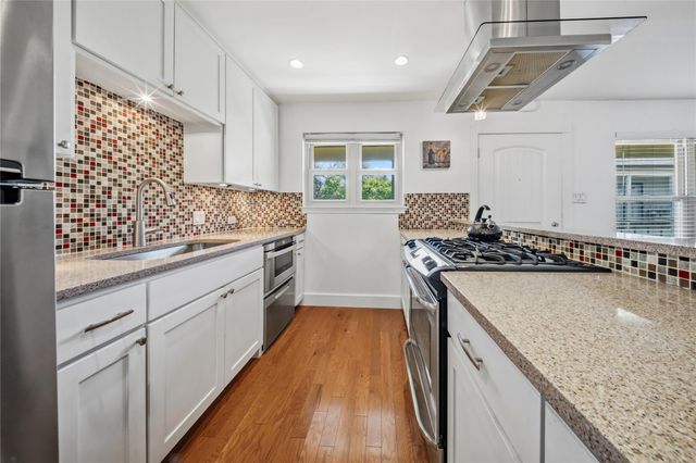 2301 Lawnmont Ave 8, Austin, TX 78756