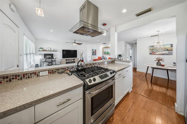 2301 Lawnmont Ave 8, Austin, TX 78756