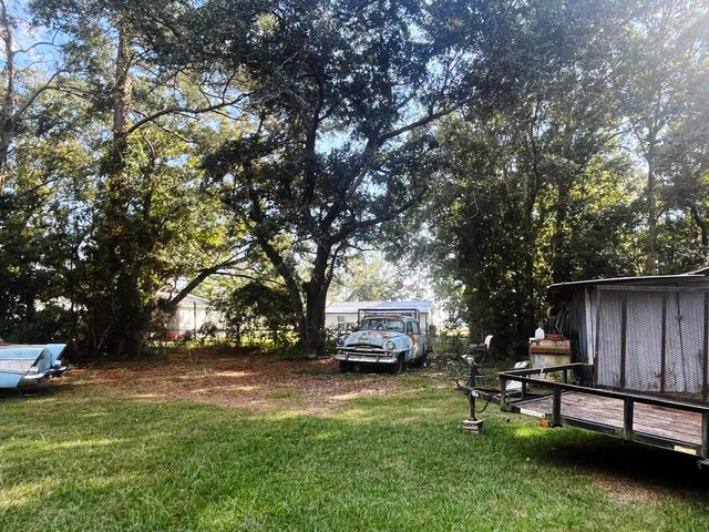 58 Hankins Road, Freeport, FL 32439