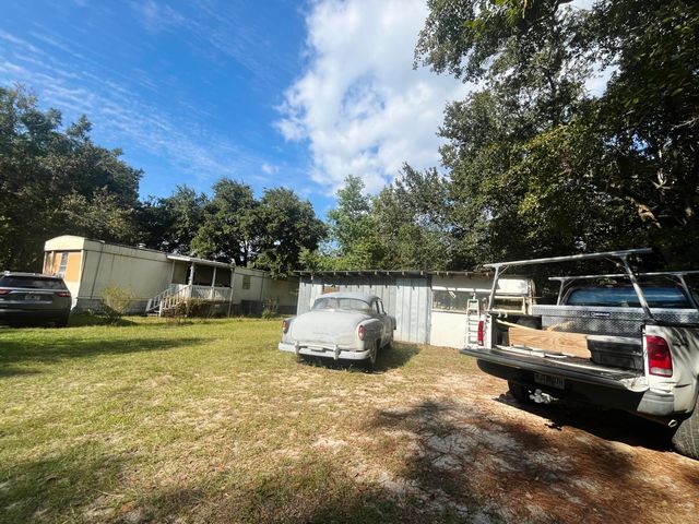 58 Hankins Road, Freeport, FL 32439