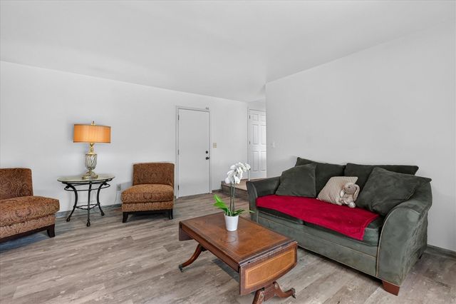 1221 Harwood Circle, Saline, MI 48176