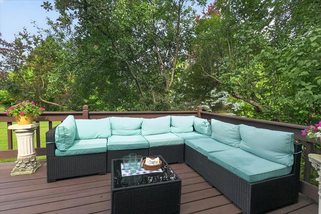 1221 Harwood Circle, Saline, MI 48176