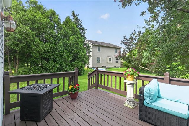 1221 Harwood Circle, Saline, MI 48176