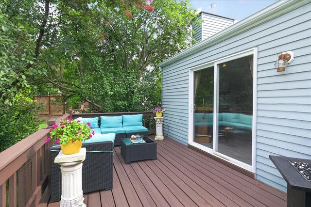 1221 Harwood Circle, Saline, MI 48176