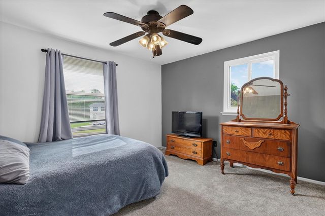 1221 Harwood Circle, Saline, MI 48176
