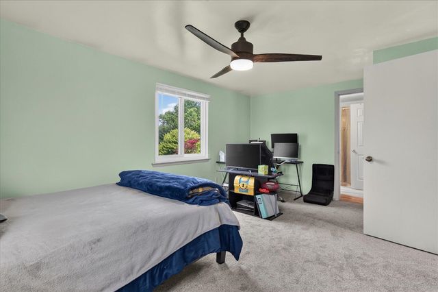 1221 Harwood Circle, Saline, MI 48176