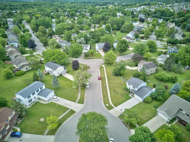 1221 Harwood Circle, Saline, MI 48176