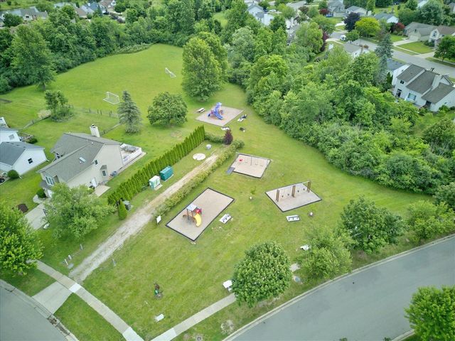 1221 Harwood Circle, Saline, MI 48176