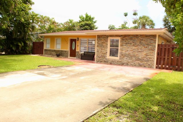 1558 NE 30th Street, Pompano Beach, FL 33064
