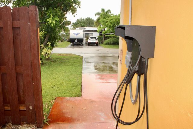1558 NE 30th Street, Pompano Beach, FL 33064
