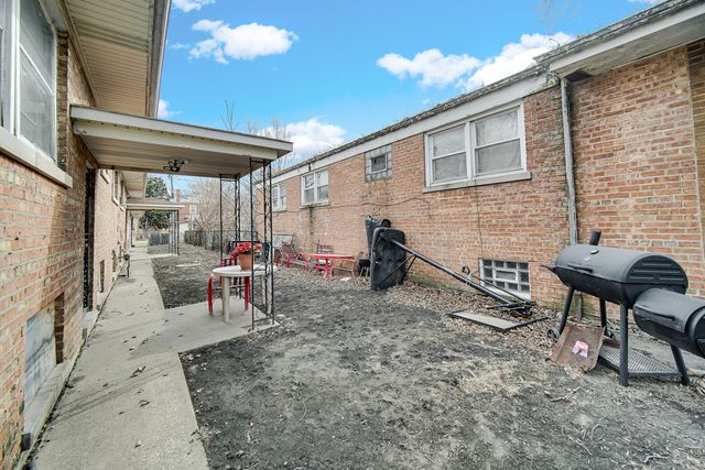 13701 S School Street, Riverdale, IL 60827