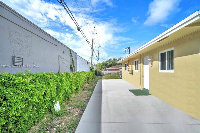 357 Phippen Waiters Rd 1-2, Dania Beach, FL 33004